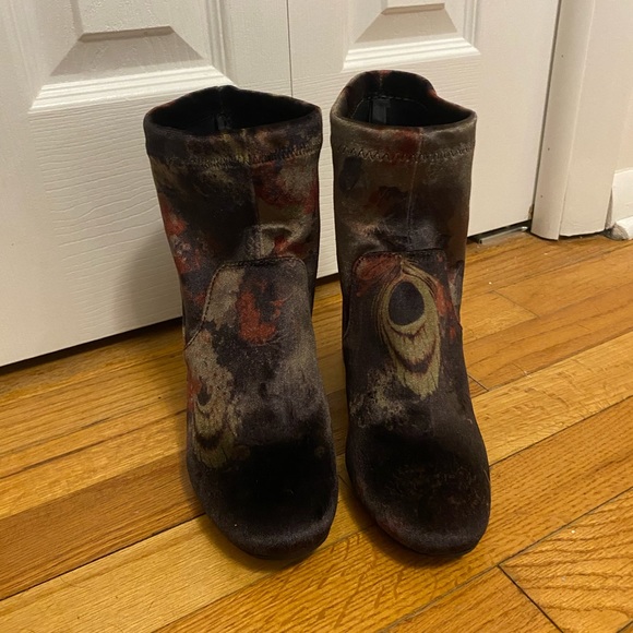 Velvet Feather Print Heel Booties - Picture 2 of 15